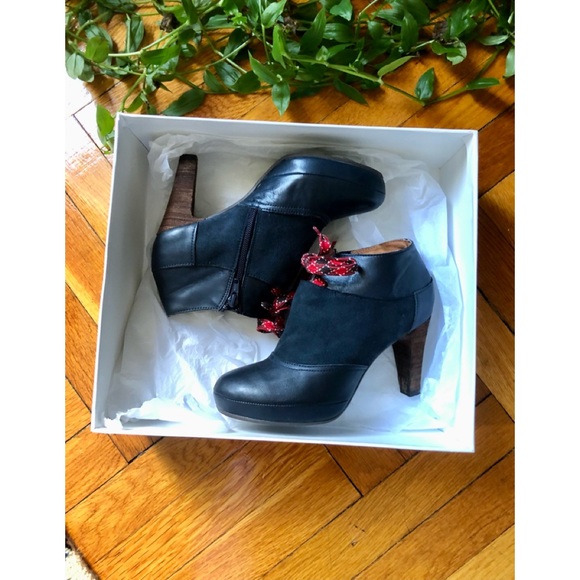 Anthropologie Lucky Penny Navy Leather Red Laces Heeled Booties - Picture 13 of 15